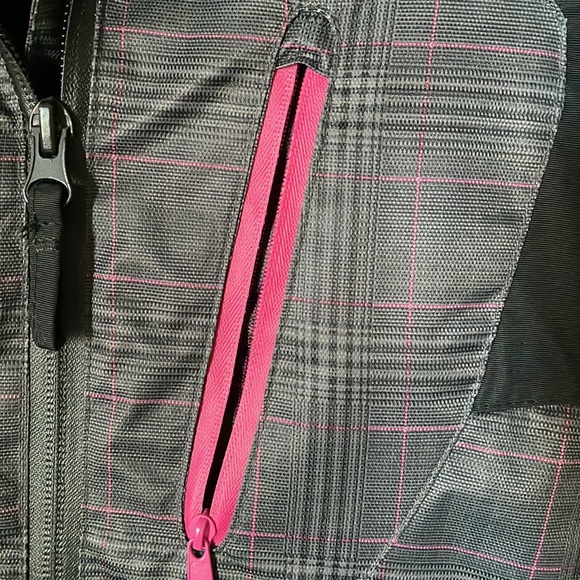 EUC Precision ski/snowboarding coat - Picture 2 of 4